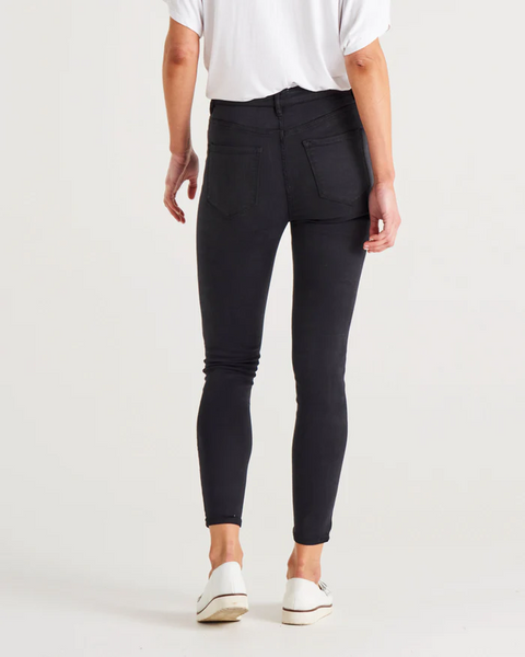 Betty Essential Jeans