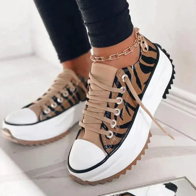 Celia | Supportive Walking Shoes
